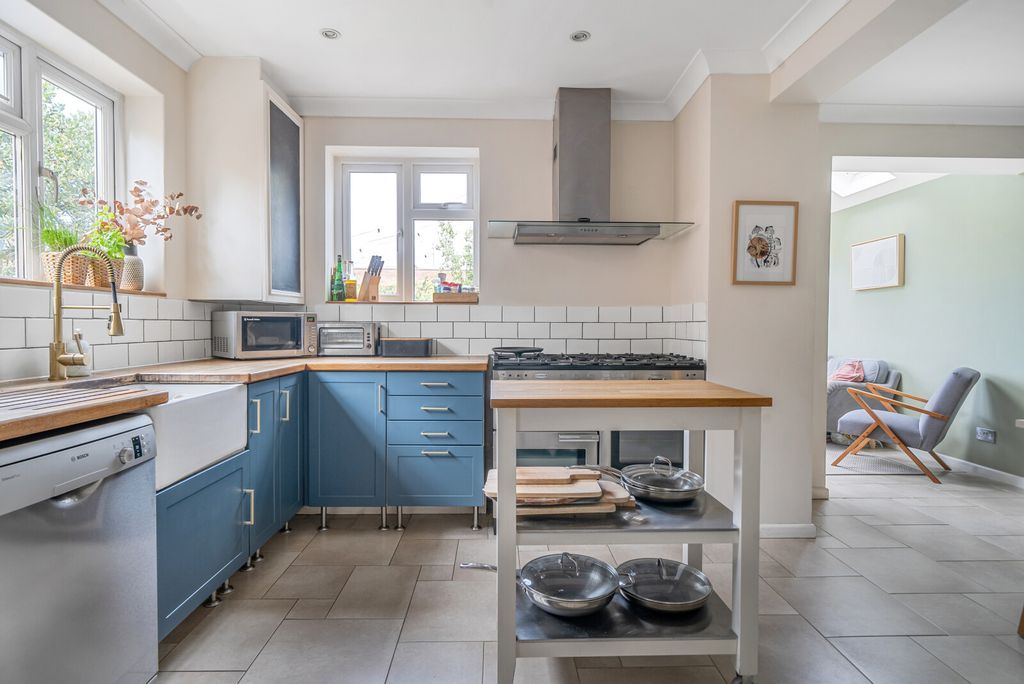 Property photo 3 of 22 1345607-14-68B18d...