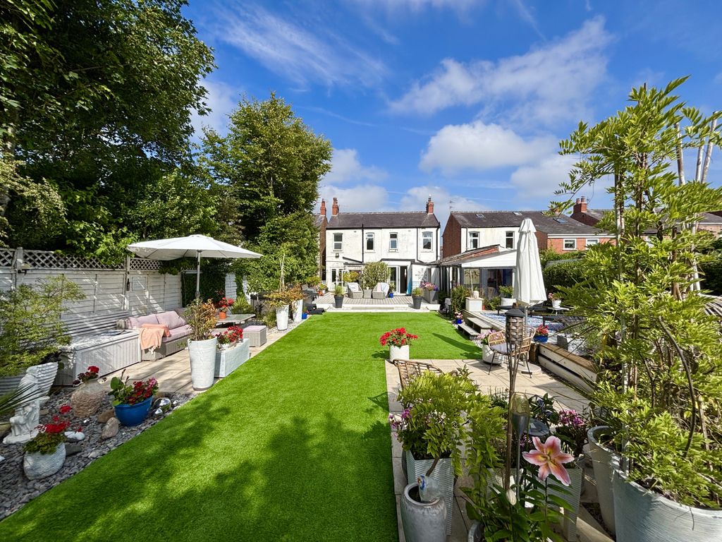 Property photo 1 of 53