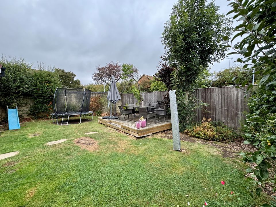 Property photo 2 of 11 Garden2