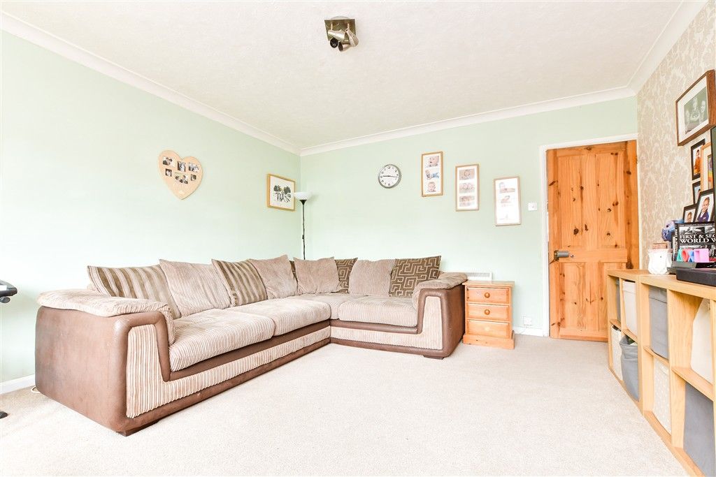 Property photo 1 of 10 Lounge