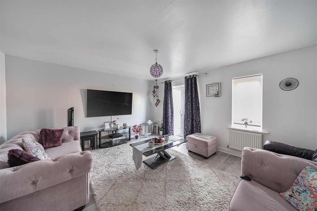 Property photo 2 of 25 1383865-17-6920858441c88.Jpg