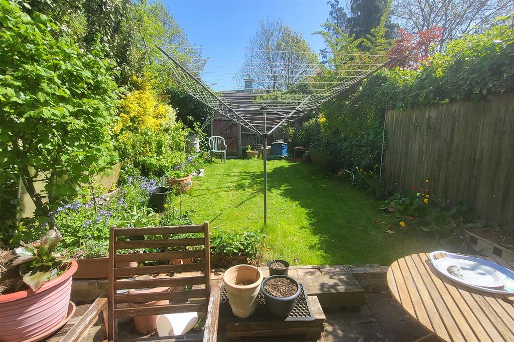 Property photo 2 of 13 Garden