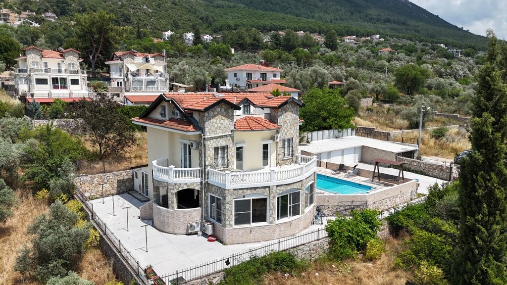 Property photo 2 of 20 A Grand Detached Villa In Fethiye For Sale - A Beautiful Villa With Private Facilities
