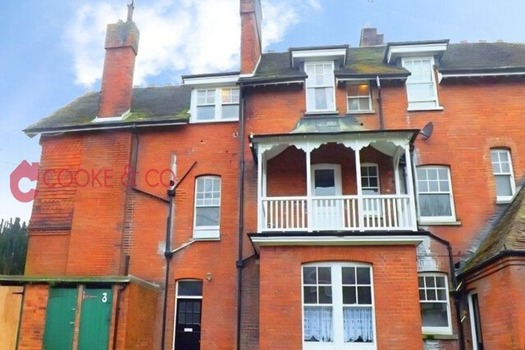 Property photo 2 of 11