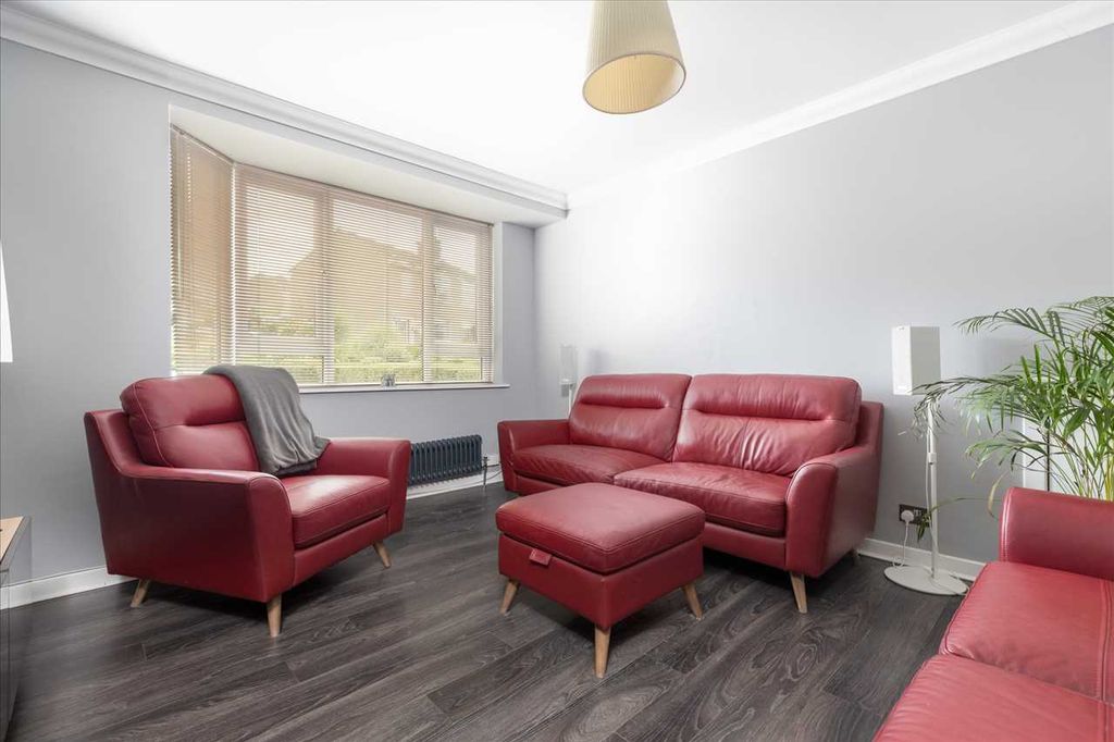 Property photo 2 of 22 Lounge