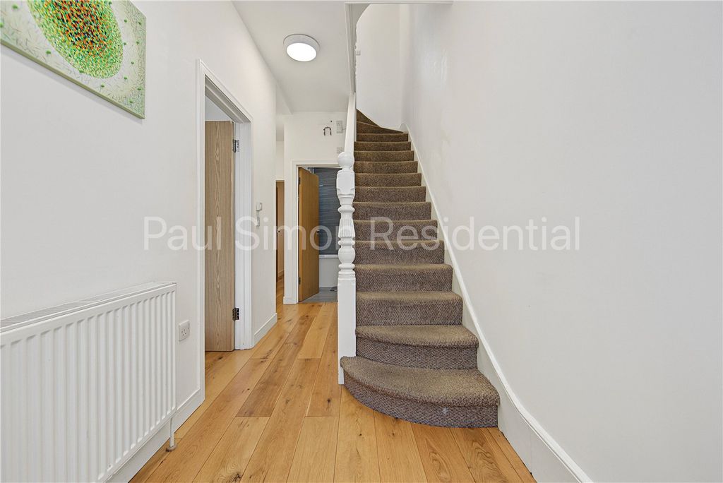 Property photo 2 of 22 Picture No. 16