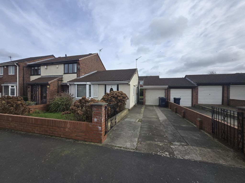 Property photo 1 of 7 Front (Exterior)