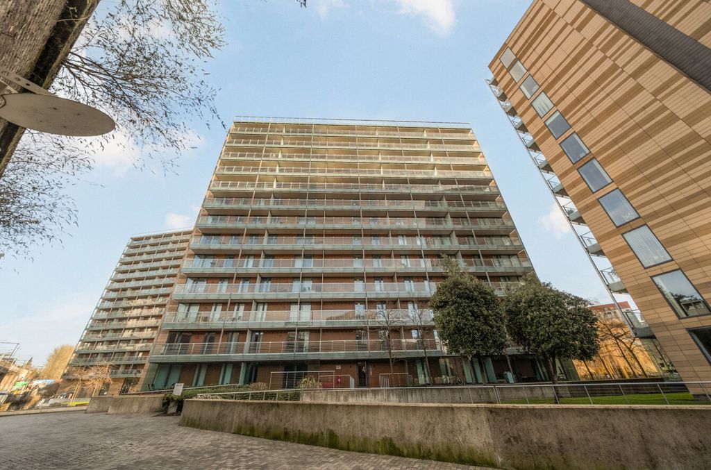 Property photo 1 of 15 1405460-14-697A1E...