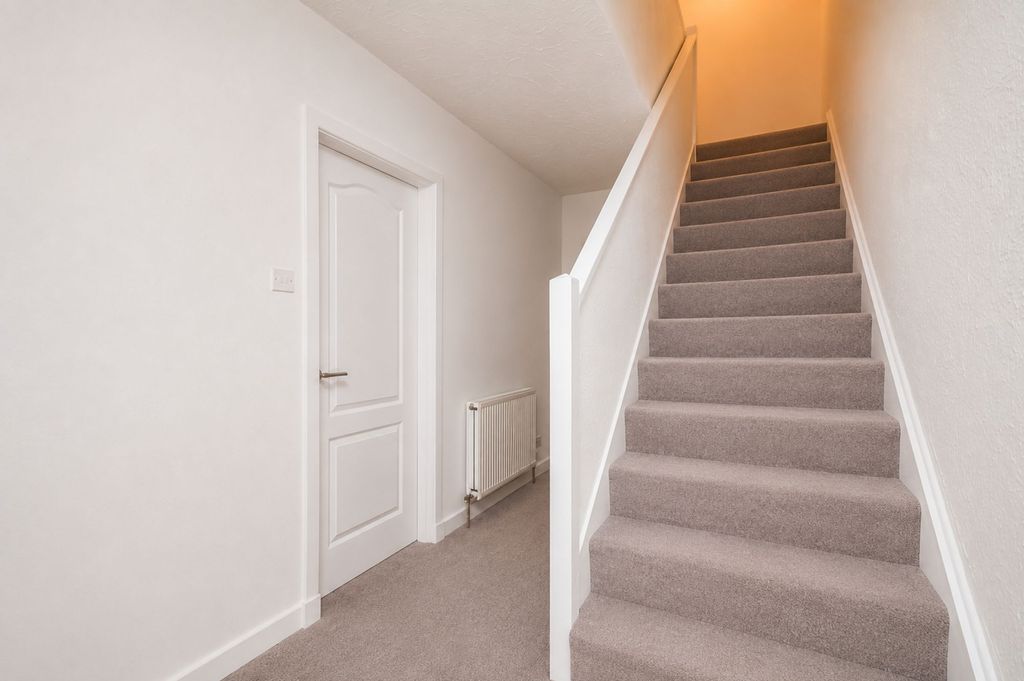 Property photo 3 of 20 Ground Floor Entrance Ai