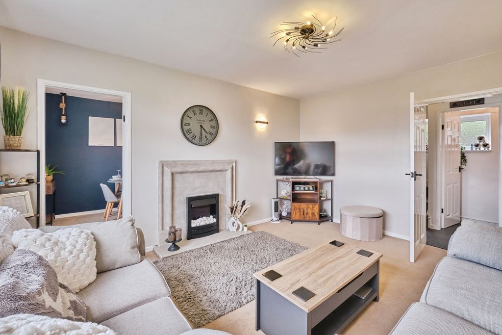 Property photo 3 of 21 Pbox-Img.Jpg