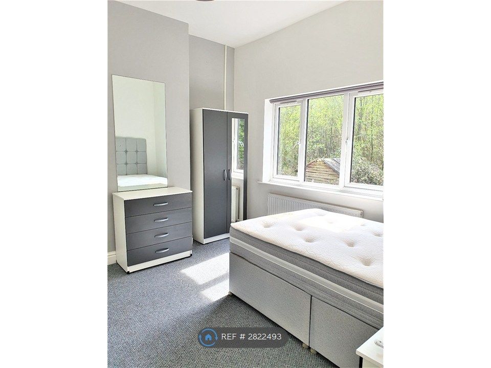 Property photo 1 of 3