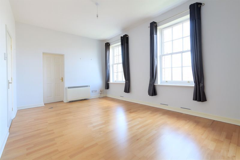 Property photo 1 of 6 Photo 9