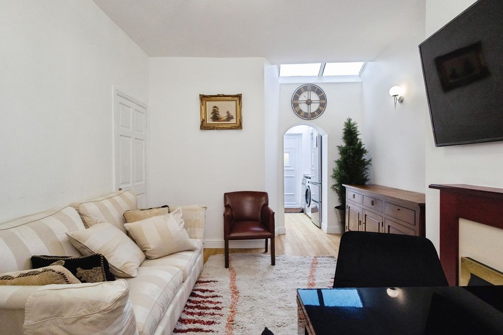 Property photo 3 of 21 Pbox-Img.Jpg