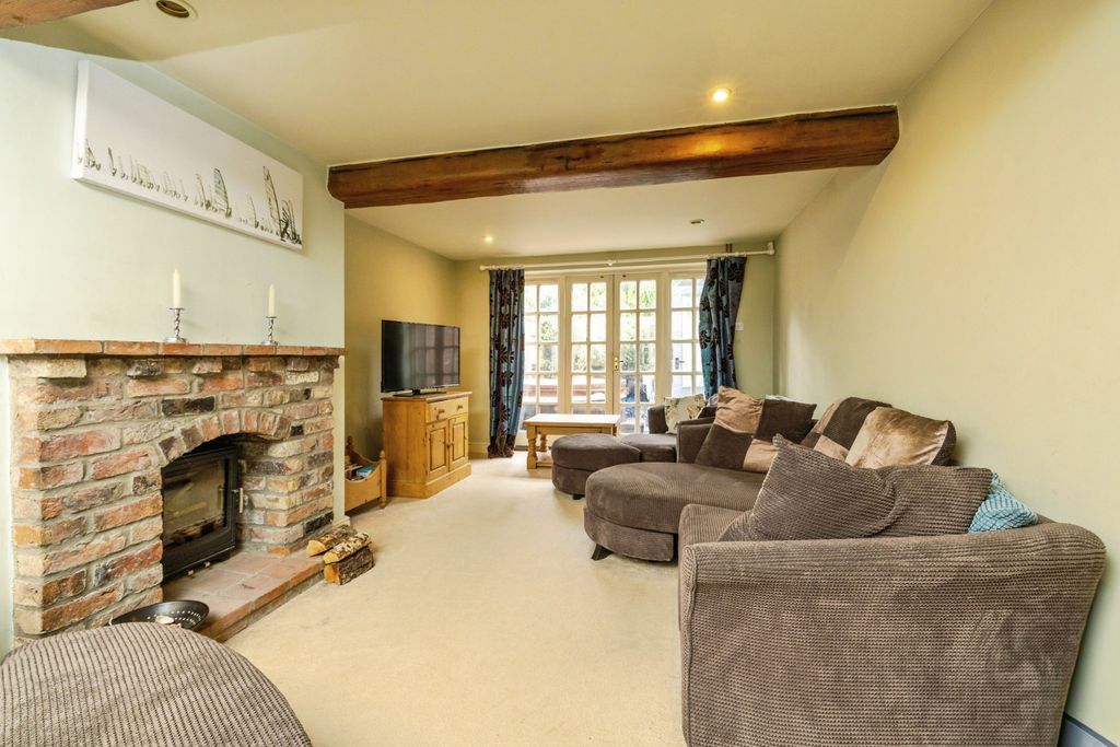 Property photo 2 of 17