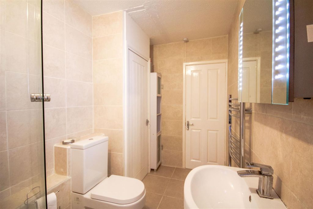 Property photo 2 of 20 Bathroom-1B_Img_7756.Jpg