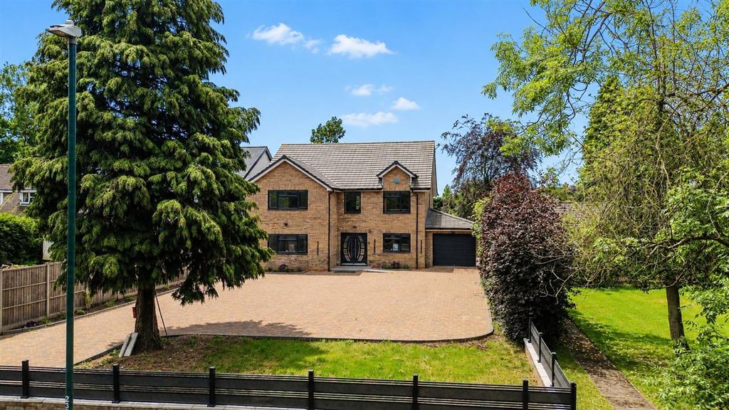 Property photo 2 of 32