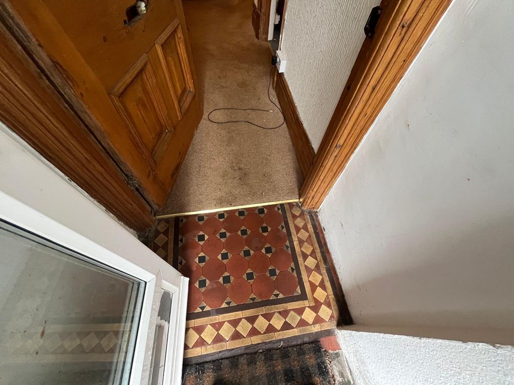 Property photo 3 of 27