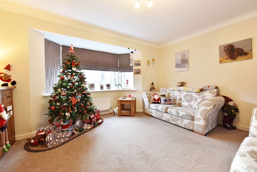 Property photo 3 of 26