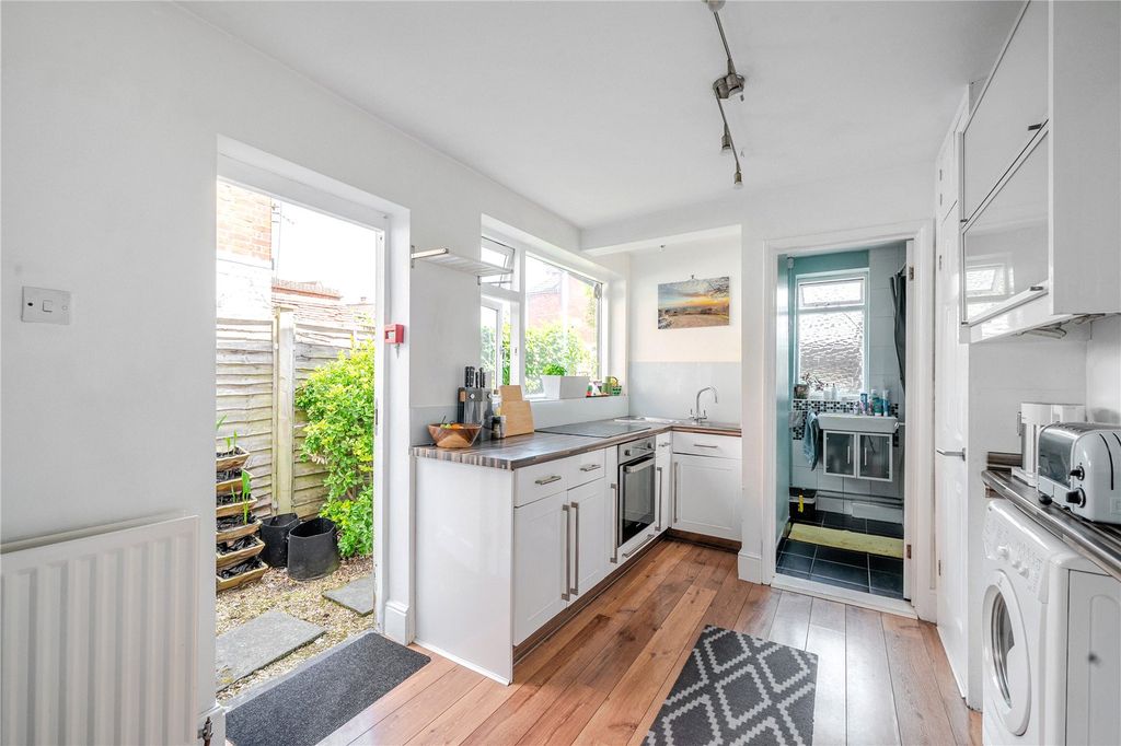 Property photo 2 of 11 Picture No. 28