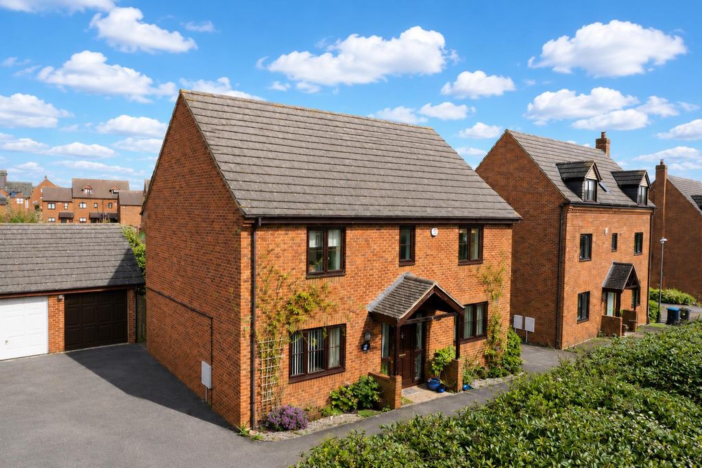 Property photo 1 of 19 0Fe2157E-F42B-41A7-Bf9A-8210662E3F21.Png