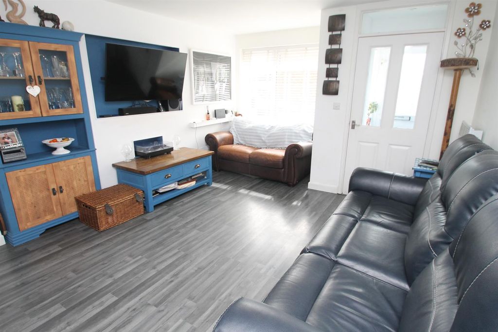 Property photo 3 of 8 Img_0043.Jpg