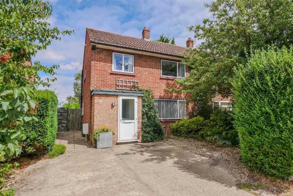 Property photo 1 of 14 Approach
