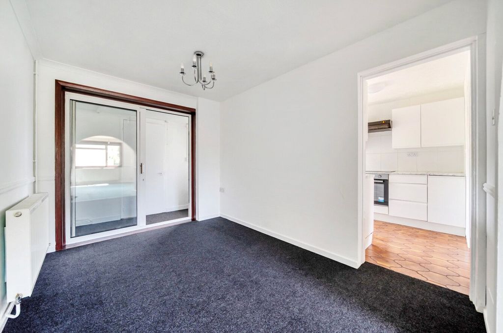 Property photo 3 of 20 Dining Room