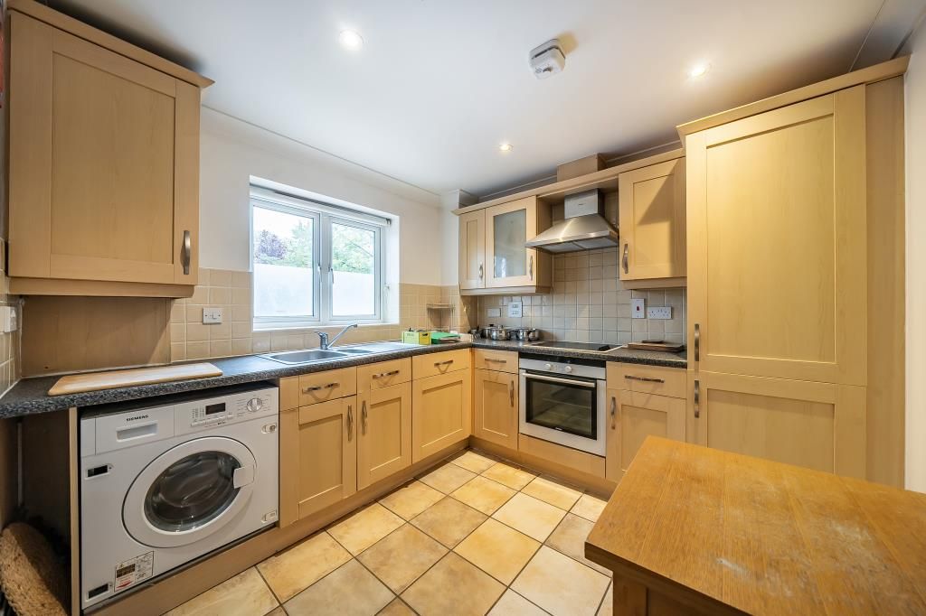 Property photo 2 of 11 Kitchen