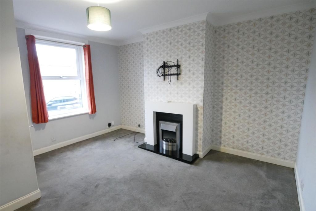 Property photo 2 of 6 Living Room