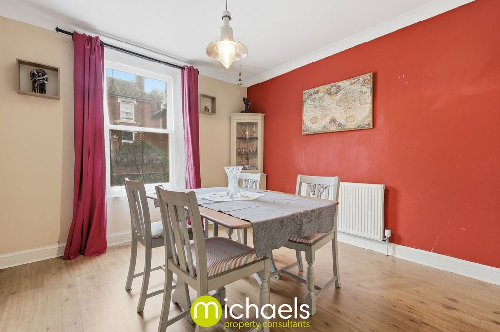 Property photo 3 of 21