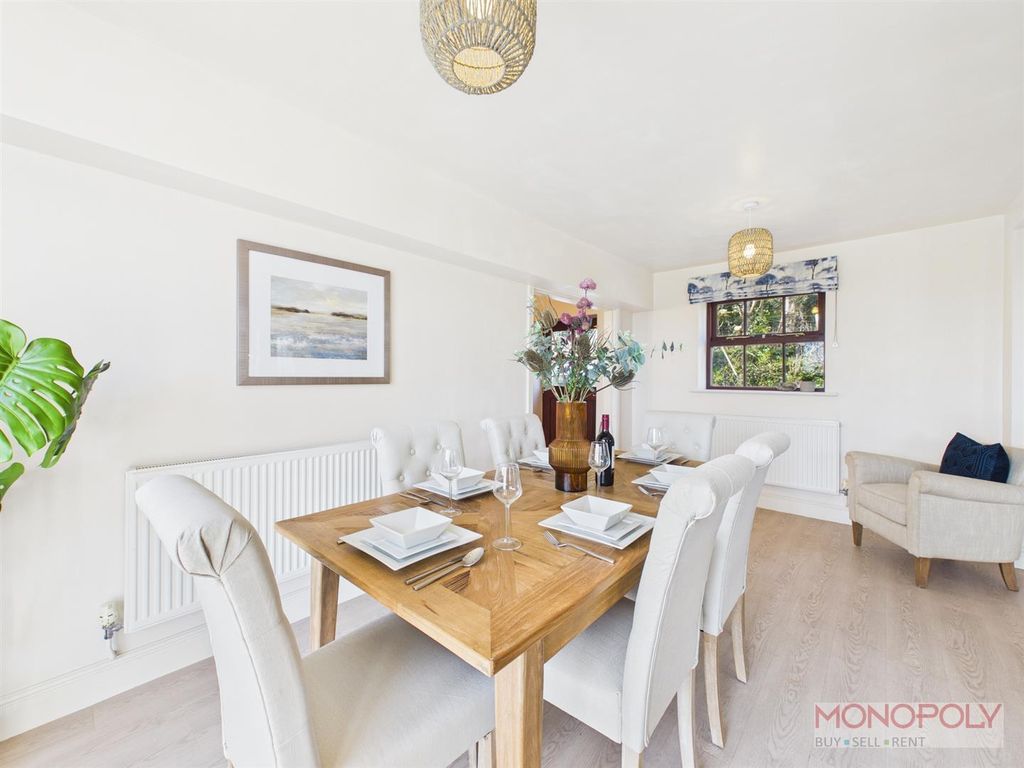 Property photo 2 of 21 Cam04439G0-Pr0231-Still072.Jpg