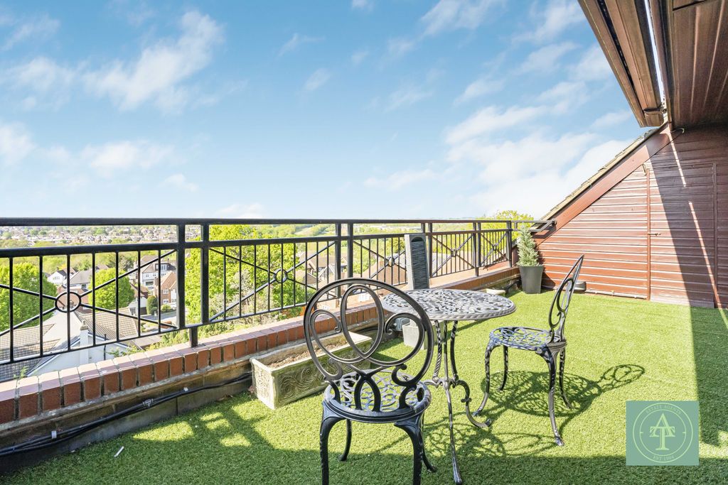 Additional image 12 of 3 bed flat for saleClaremont Heights, Enfield EN2