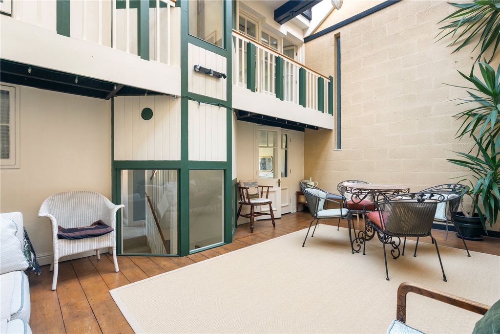 Property photo 3 of 18 Picture No. 14