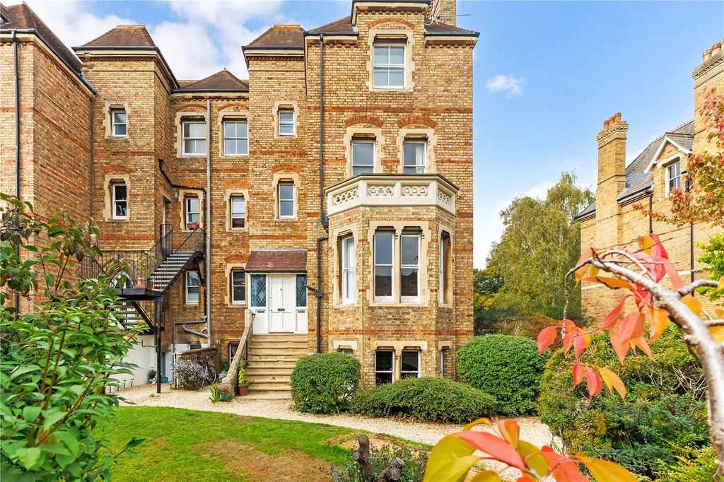 Property photo 1 of 14 Front Exterier