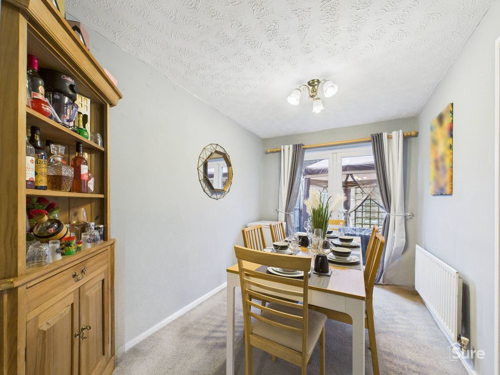 Property photo 3 of 11 Dining Room