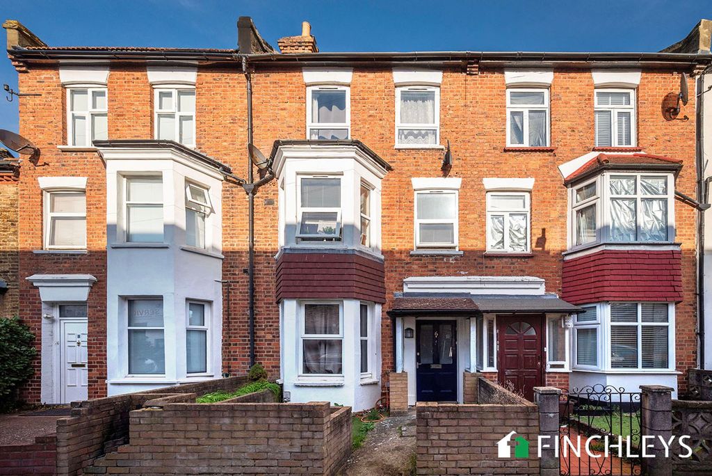 Property photo 1 of 8