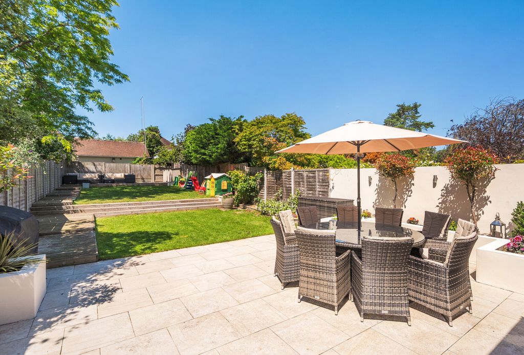 Property photo 2 of 18 1480616-6-6A35203...