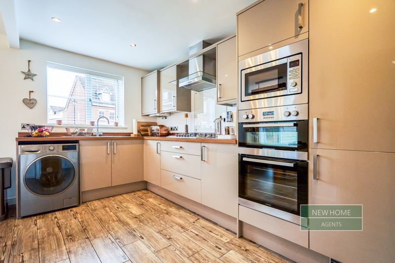 Property photo 3 of 39 Photo 11