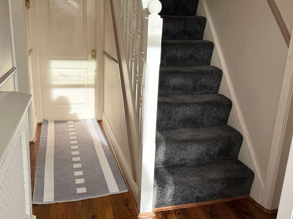 Property photo 2 of 17 Picture No. 16