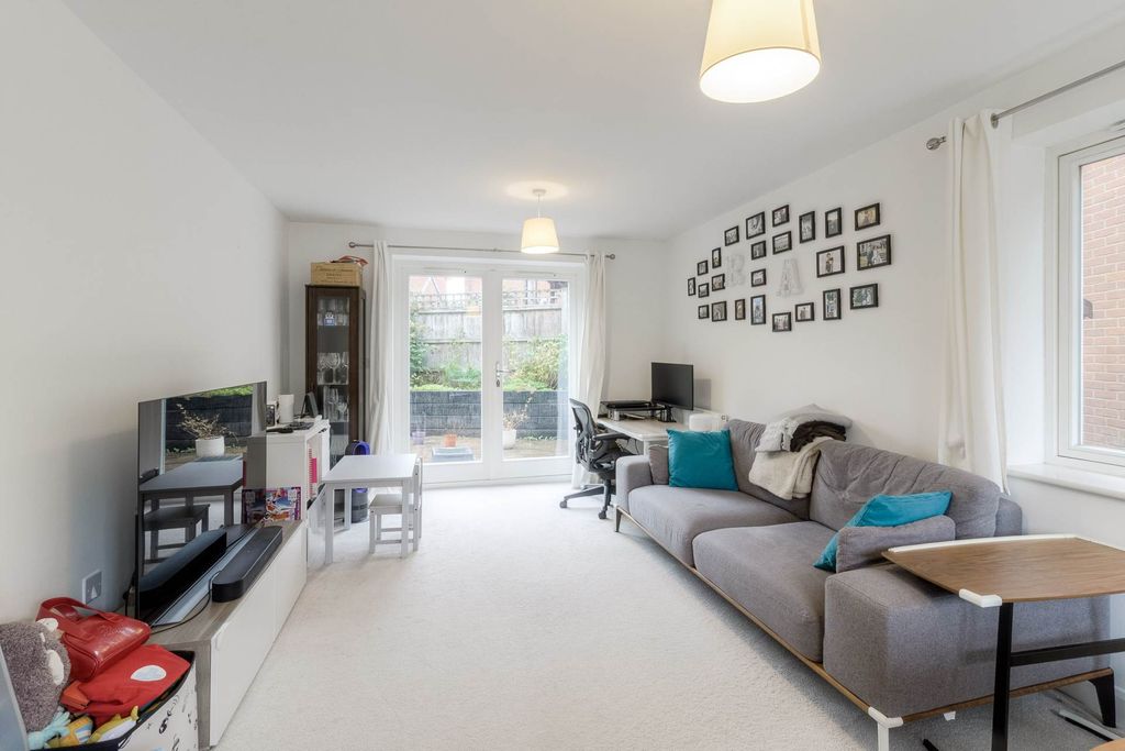 Property photo 2 of 18