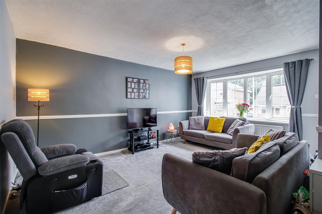 Property photo 2 of 16 Living Room