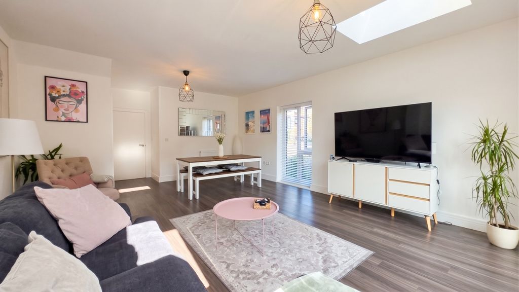 Property photo 2 of 20 5549161
