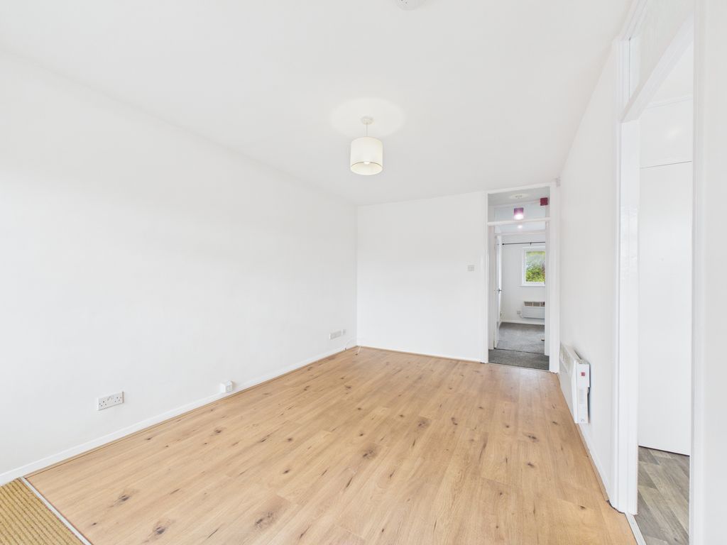 Property photo 1 of 6 Cam04018G0-Pr0494-Still001