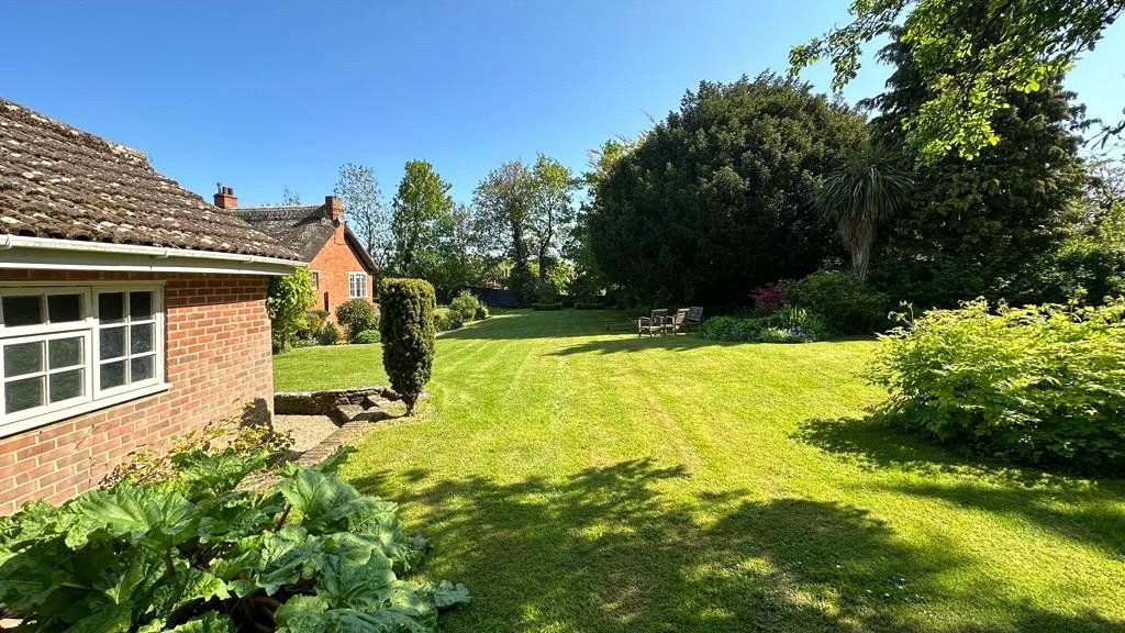 Property photo 2 of 24 Garden