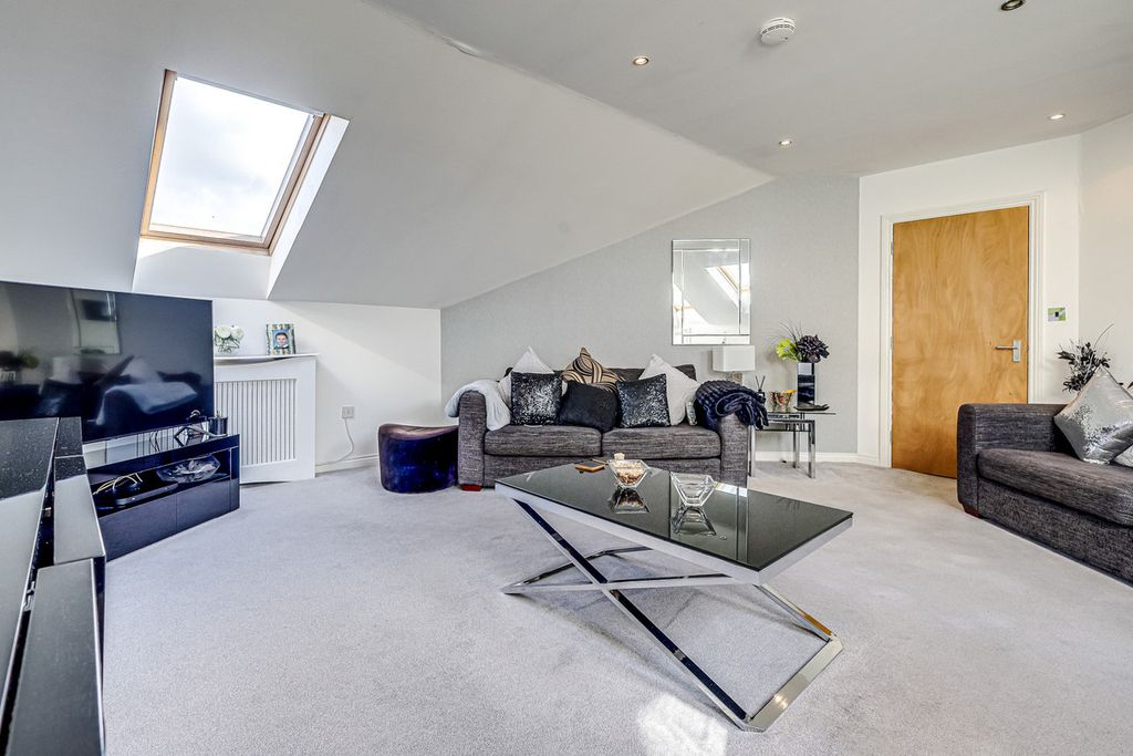 Property photo 3 of 25