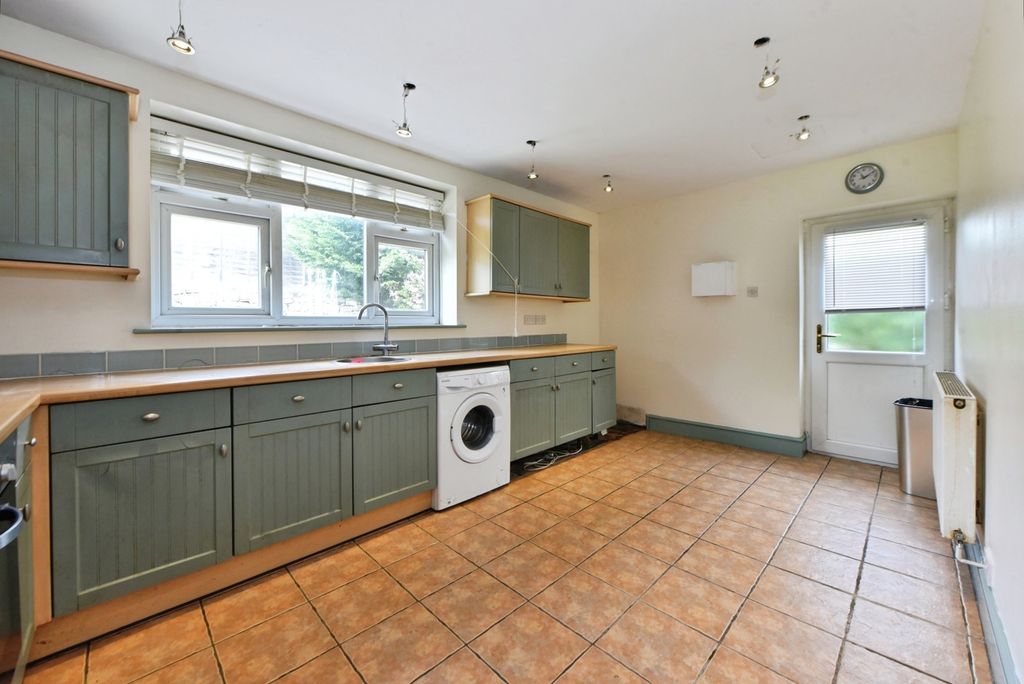 Property photo 2 of 13 Dining Kitchen