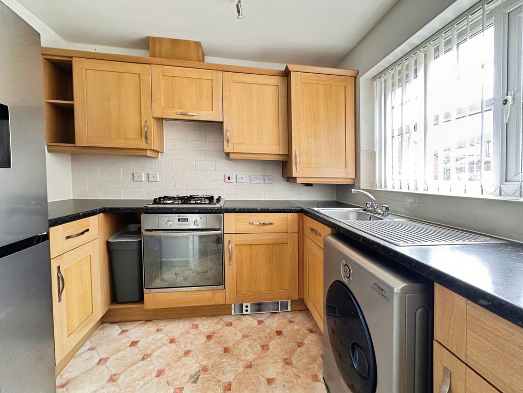 Property photo 2 of 17 Kitchen