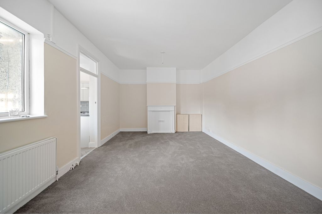 Property photo 3 of 11 Photo 7
