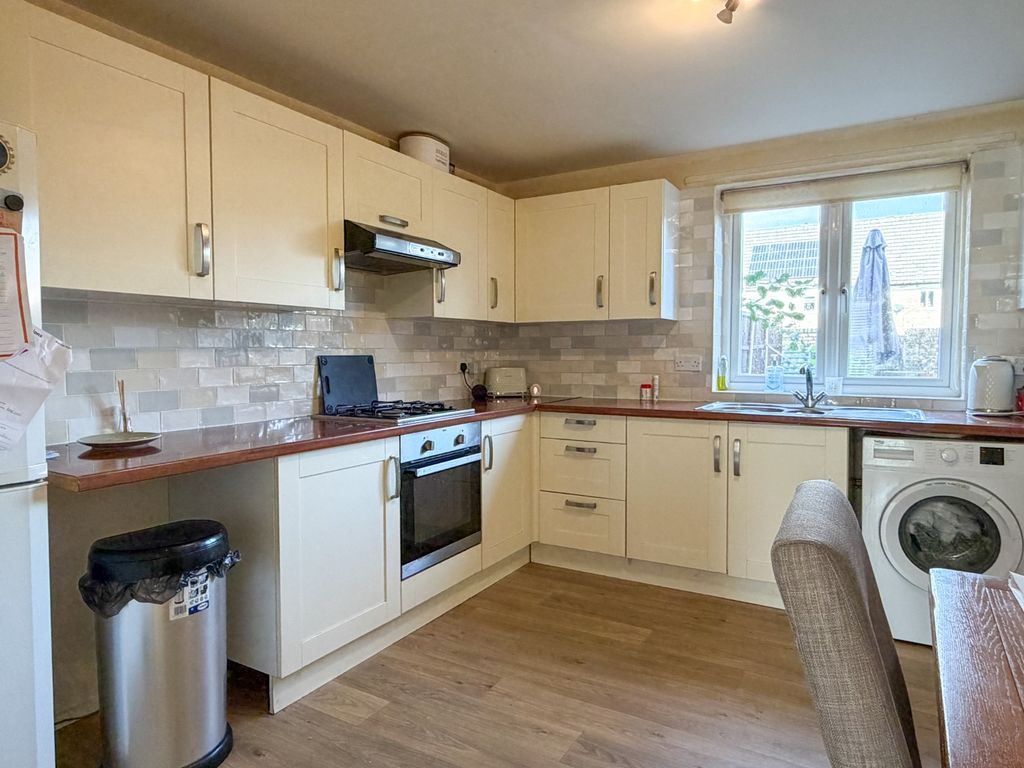 Property photo 3 of 14 5428116