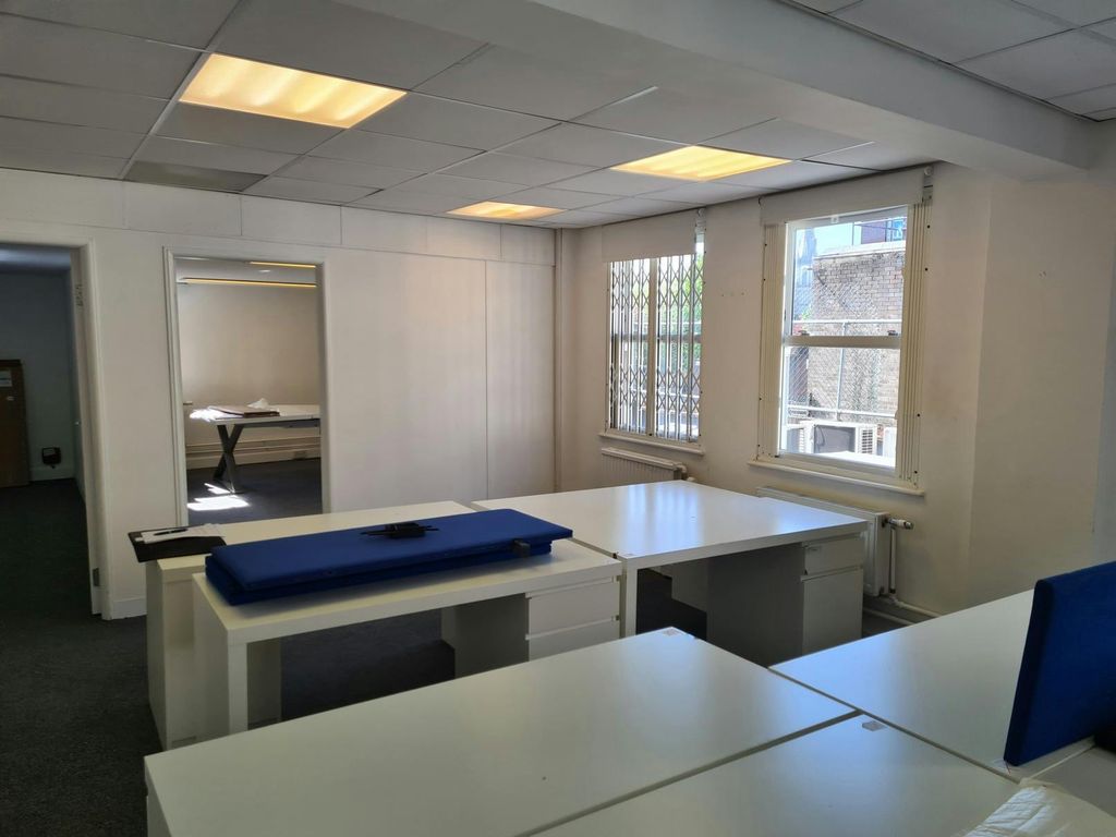 Property photo 2 of 4 Int 1.Jpg